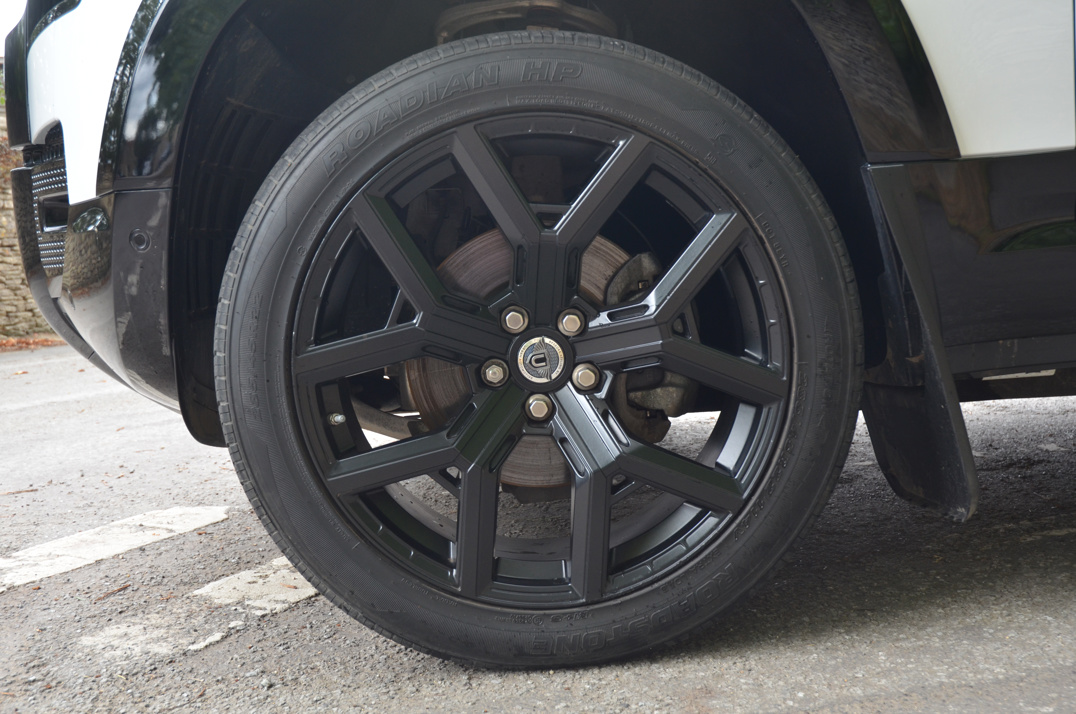 Land Rover Defender 90 3.0 250M MHEV Urban Edition gallery image 24