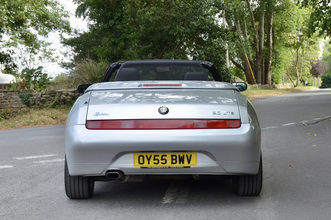 Alfa Romeo Spider 2.0 JTS Lusso Convertible by Pininfarina gallery image 11