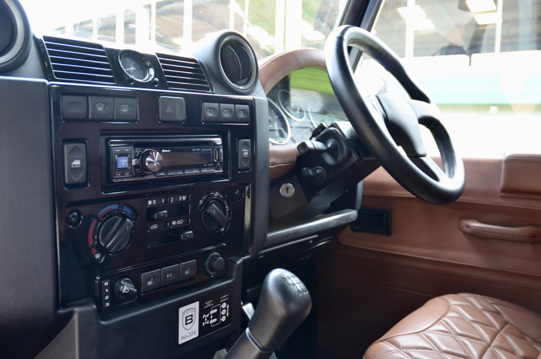 Land Rover Defender 90 XS Bespoke Edition. gallery image 34