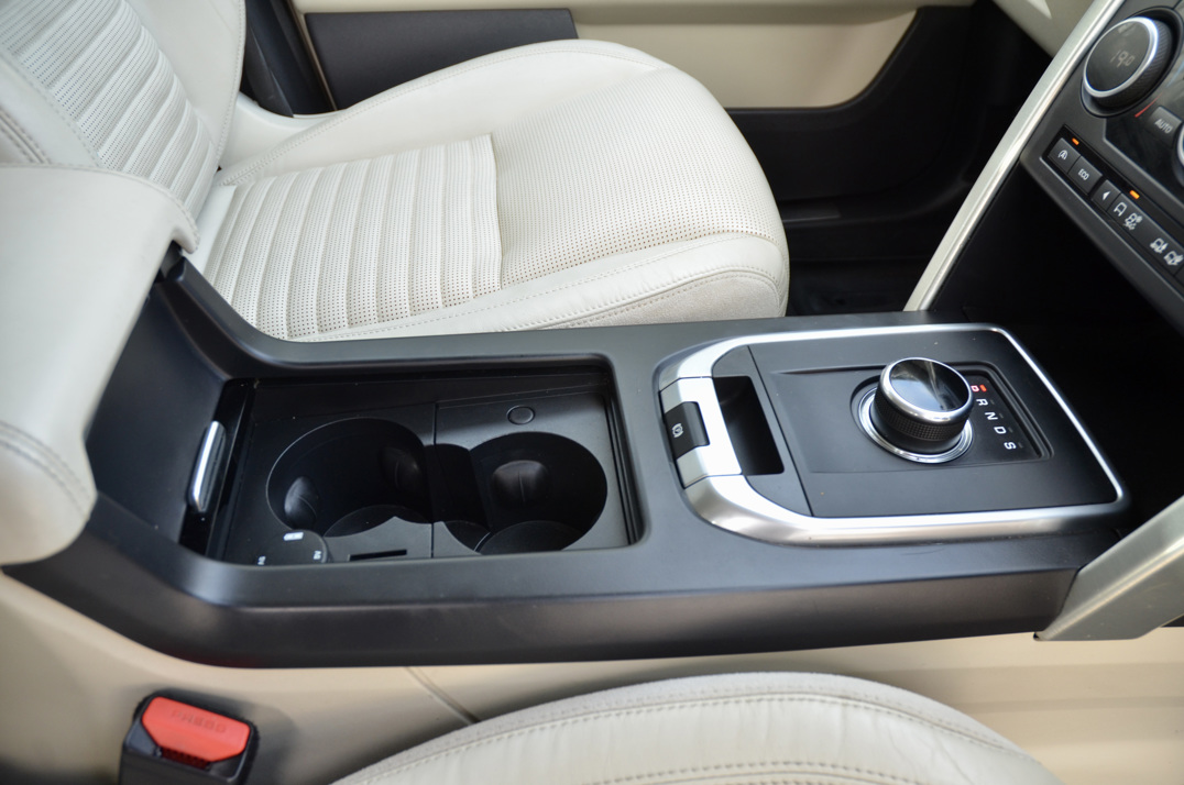 Land Rover Discovery Sport TD4 HSE Luxury. gallery image 43