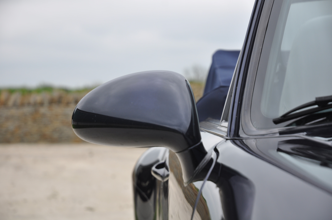 Porsche 911 993 Carrera 3.6 Convertible Manual gallery image 22