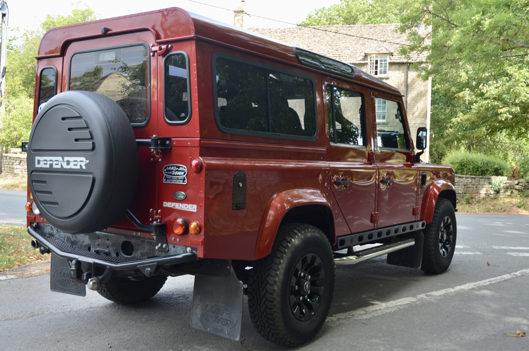 Land Rover Defender 110 2.2 TDCI Automatic 9 - Seater gallery image 6