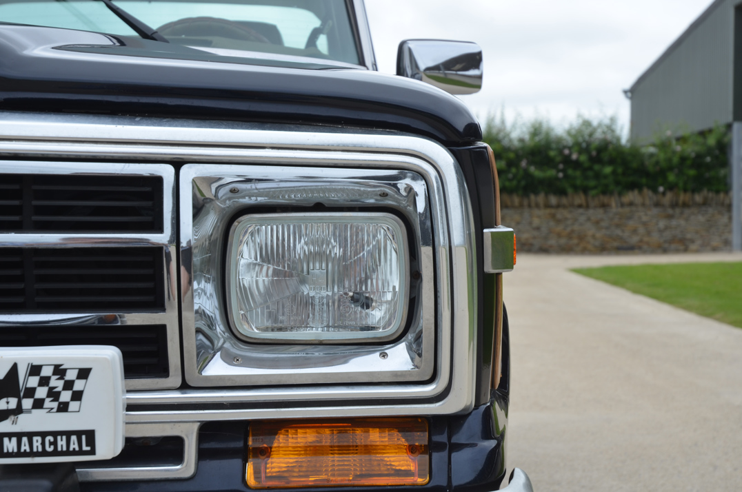 Jeep Grand Wagoneer 5.900cc V8 Auto gallery image 23