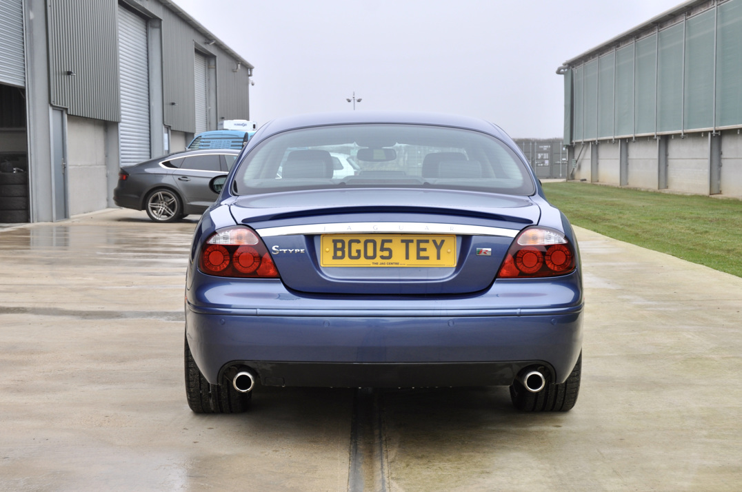 Jaguar S Type R gallery image 7