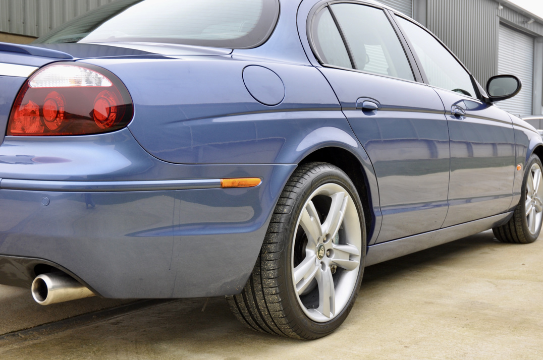 Jaguar S Type R gallery image 13