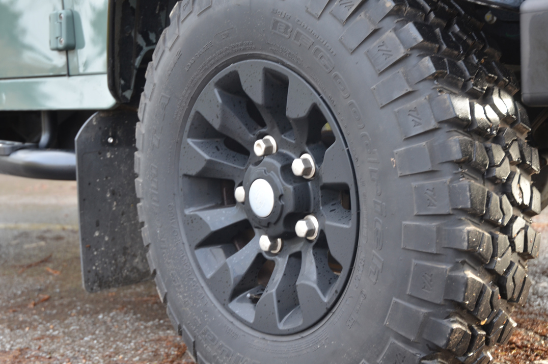 Land Rover Defender 90 XS Station Wagon gallery image 19