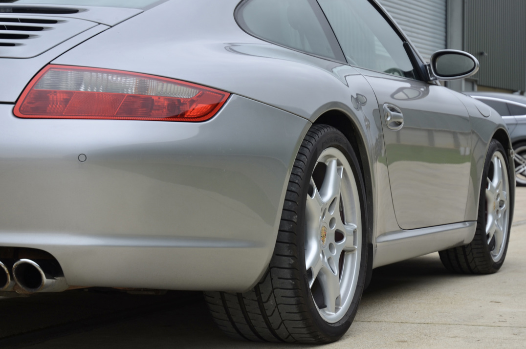 Porsche 911 Carrera S Manual gallery image 12