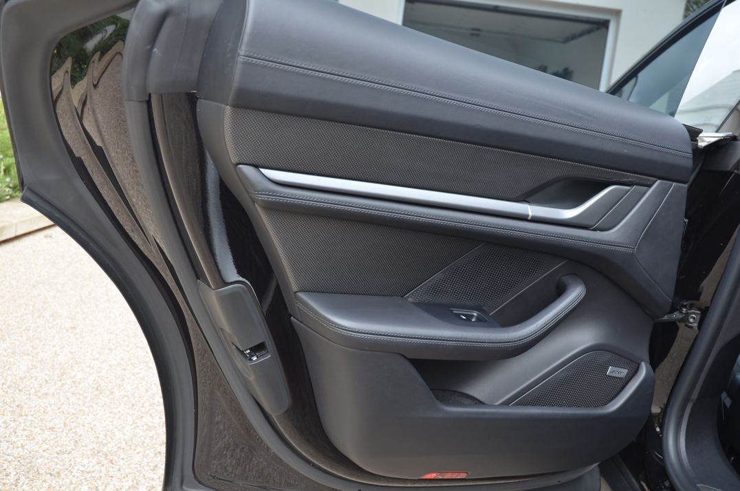 Porsche Taycan Turbo S gallery image 46