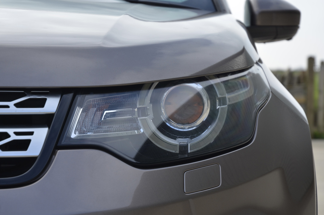 Land Rover Discovery Sport TD4 HSE Luxury. gallery image 16