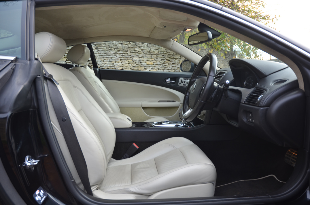 Jaguar XKR 4.2 Sports Coupe gallery image 39