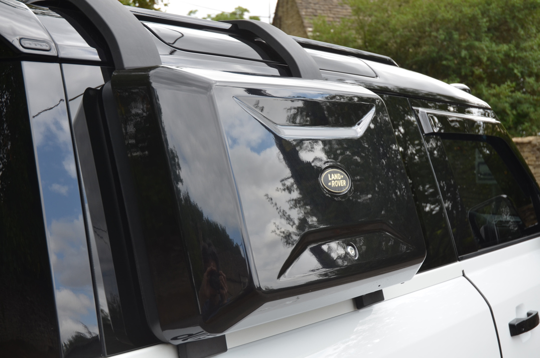 Land Rover Defender 90 3.0 250M MHEV Urban Edition gallery image 31