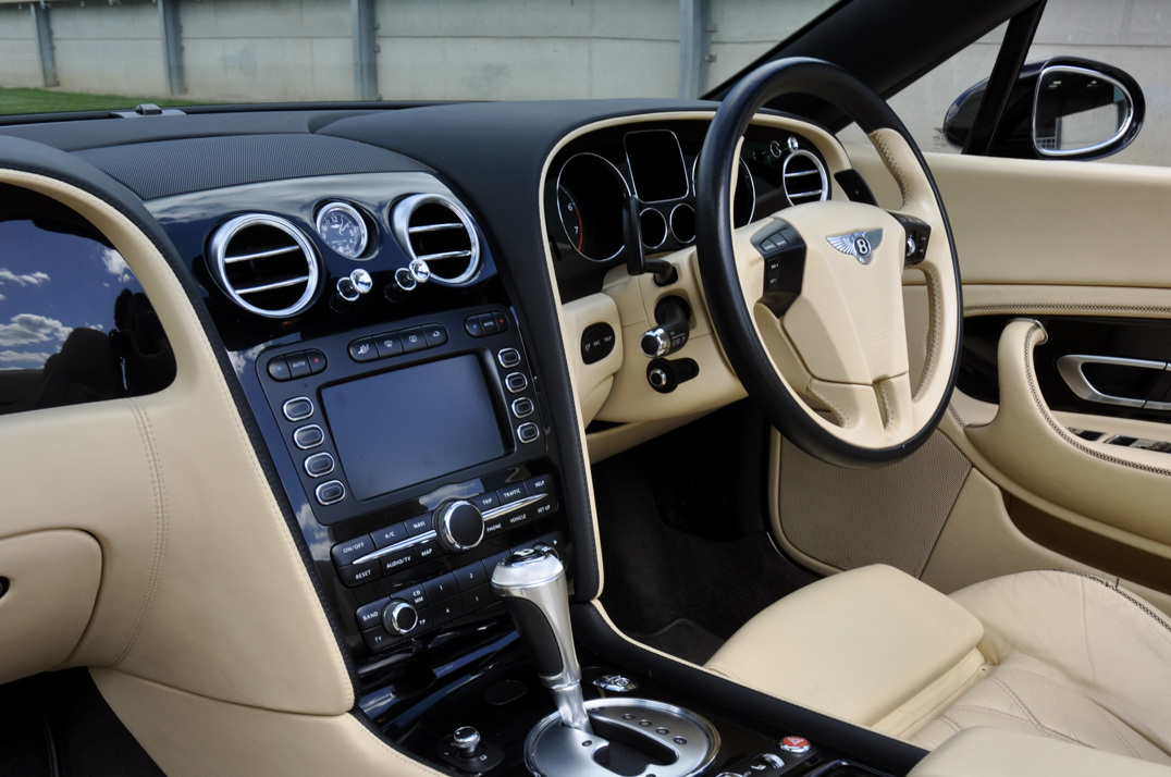 Bentley Continental GTC Mulliner gallery image 31