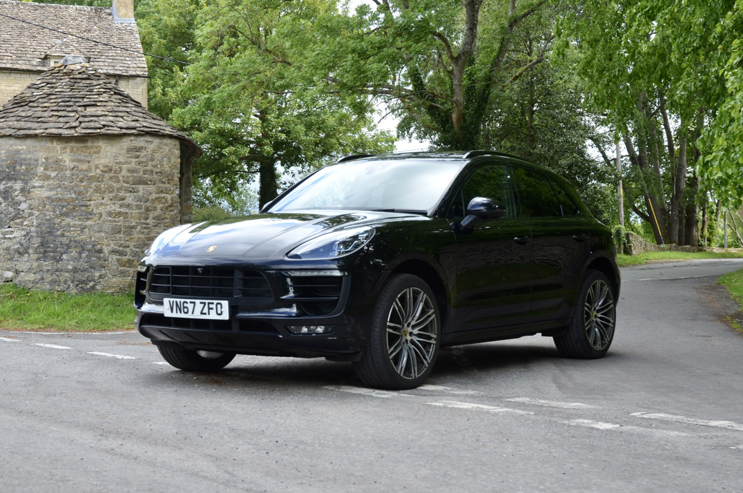 Porsche Macan 3.0 S PDK. 17K In optional extras FP+PSSH gallery image 2