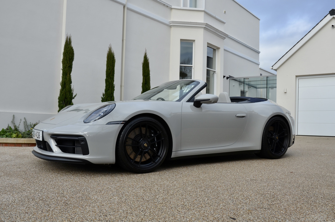 Porsche 911 Carrera 4 GTS Cabriolet gallery image 2