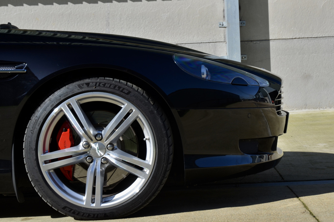 ASTON MARTIN DB-9 5.9 V12 Manual. gallery image 16