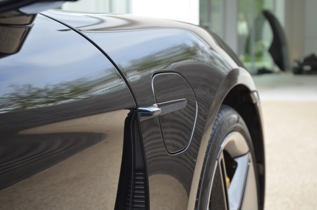 Porsche Taycan Turbo S gallery image 29