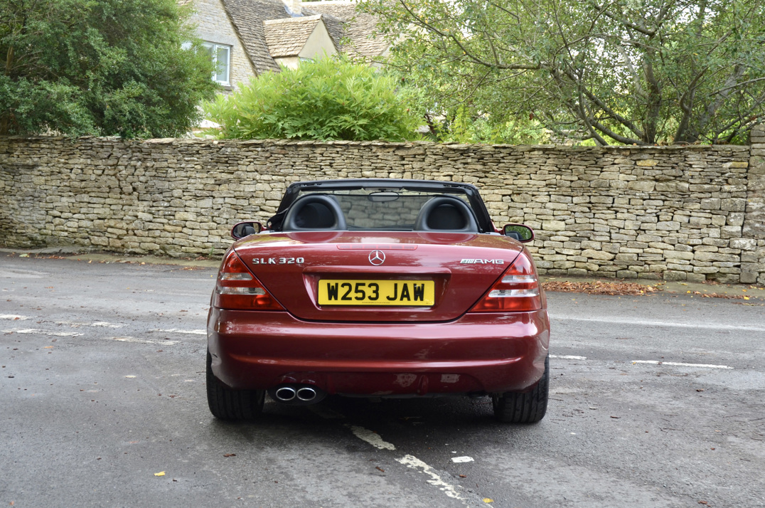 Mercedes Benz 320 SLK AMG Roadster. gallery image 9