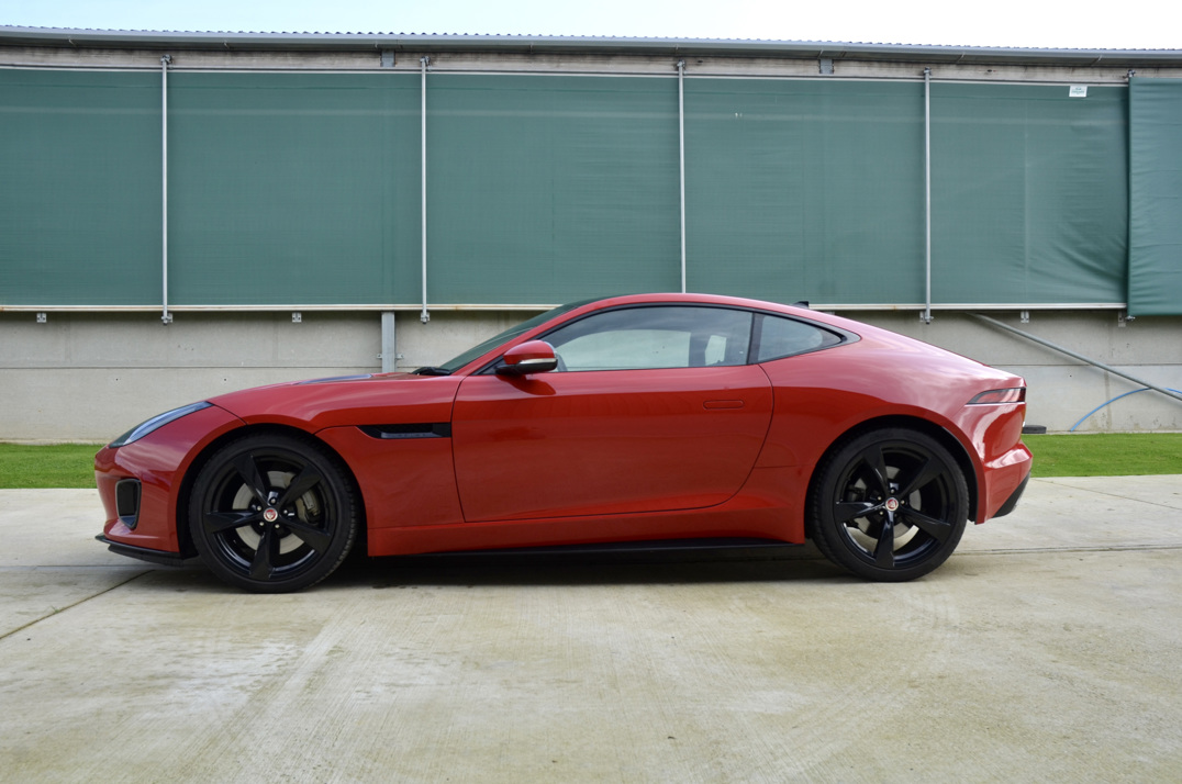Jaguar F-Type V6 R Dynamic Auto gallery image 10
