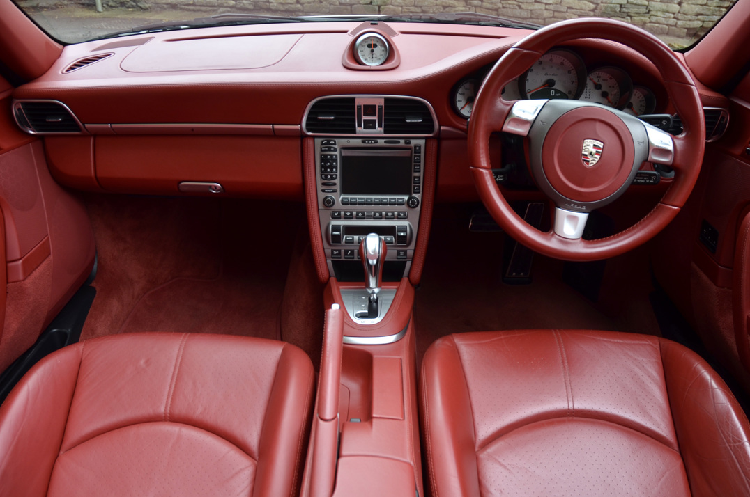Porsche 911 Turbo Cabriolet Tip-Tronic gallery image 28