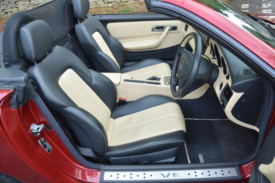 Mercedes Benz 320 SLK AMG Roadster. gallery image 33