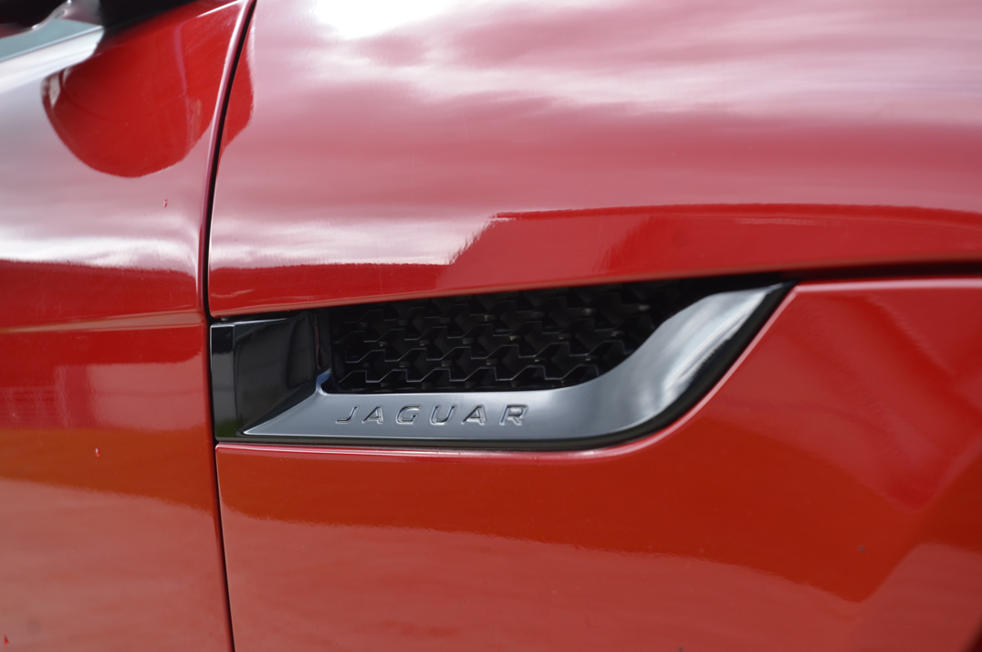 Jaguar F-Type V6 R Dynamic Auto gallery image 18