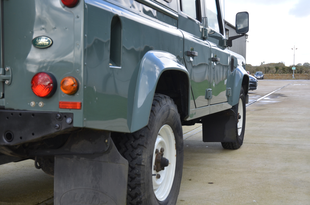 Land Rover Defender 110 County TD 7 Seater Estate gallery image 13