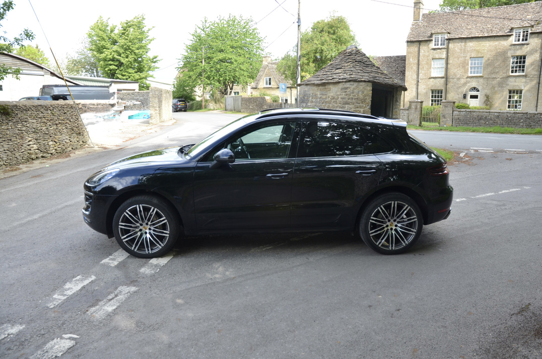 Porsche Macan 3.0 S PDK. 17K In optional extras FP+PSSH gallery image 11