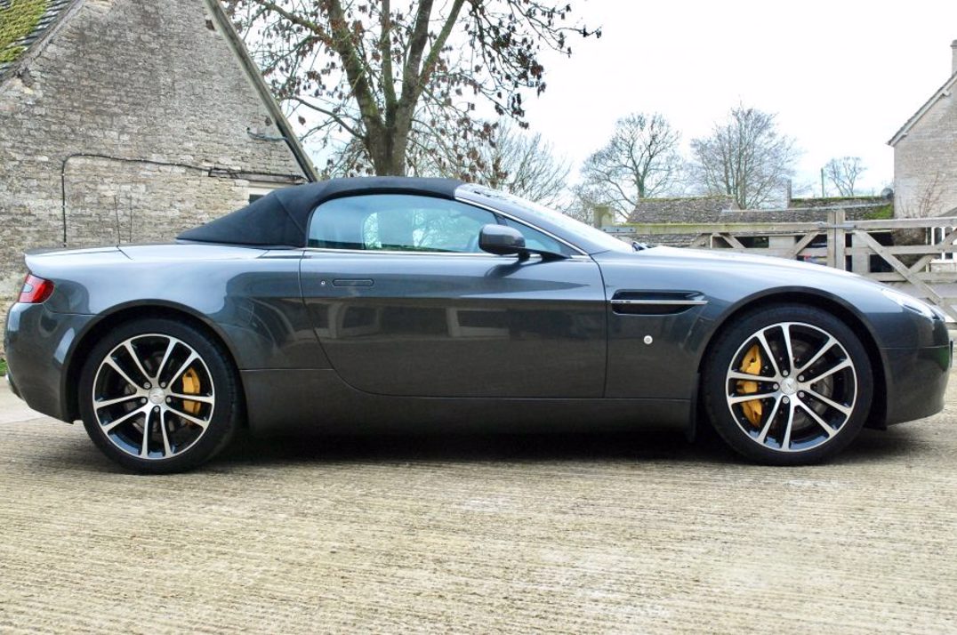 Aston Martin Vantage Sport-Shift Roadster gallery image 1