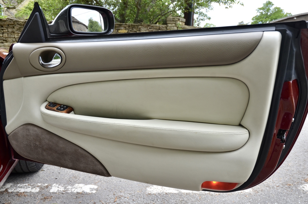 Jaguar XK8 Cabriolet. Just 30,000 Miles. Superb gallery image 36