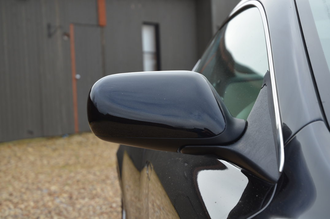 Aston Martin  Db-9 Manual gallery image 22