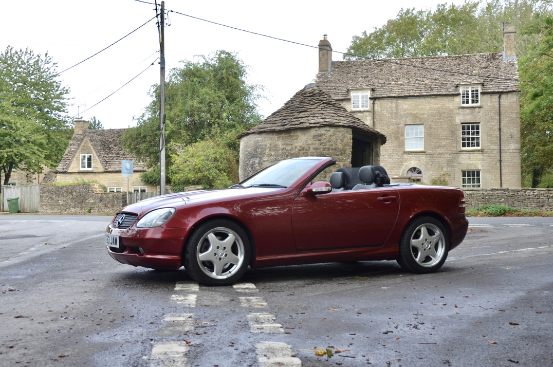 Mercedes Benz 320 SLK AMG Roadster. gallery image 1