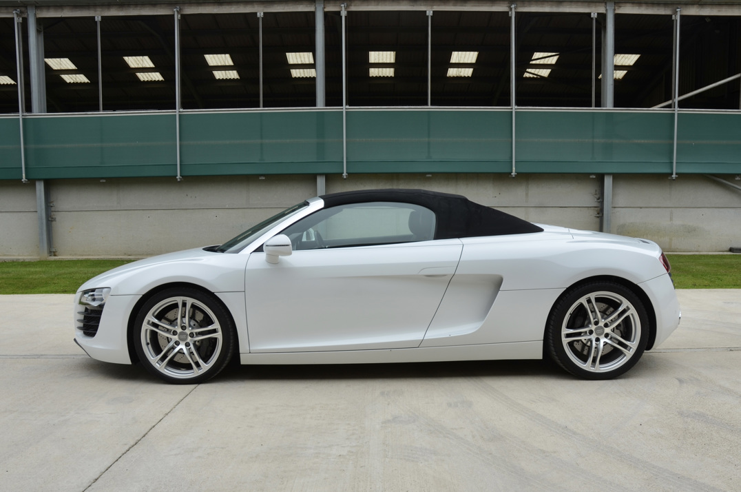 Audi R8 Spyder V8 Manul . gallery image 12