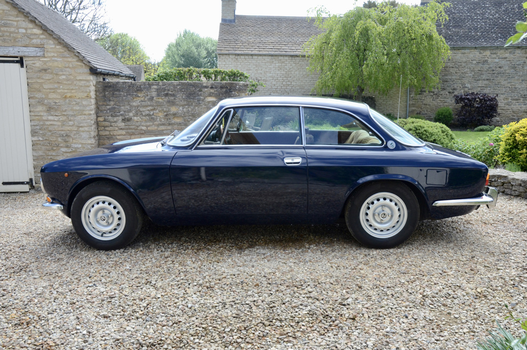 Alfa Romeo 2000 GTV Desegno Bertone gallery image 10