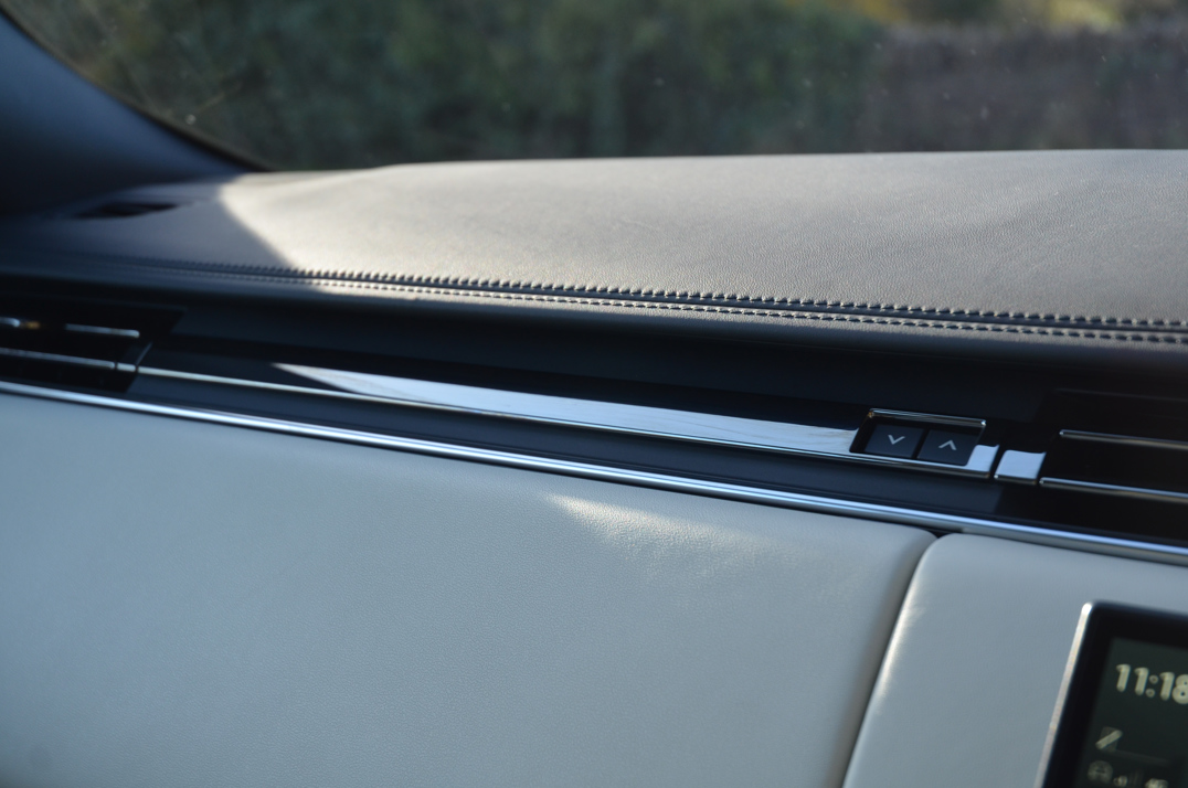 Land Rover Range Rover 3.0ltr P440e Autobiography gallery image 31