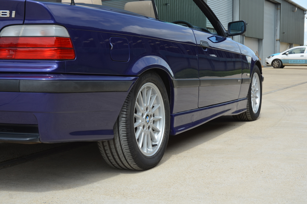 BMW 328I SE Auto Convertible gallery image 16