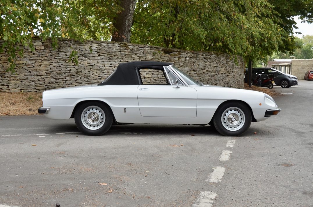 Alfa Romeo 2000 Veloce Spider 1972 gallery image 51