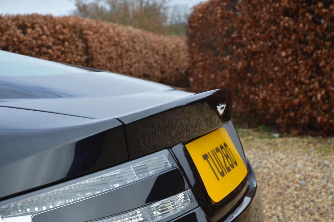 Aston Martin  Db-9 Manual gallery image 13