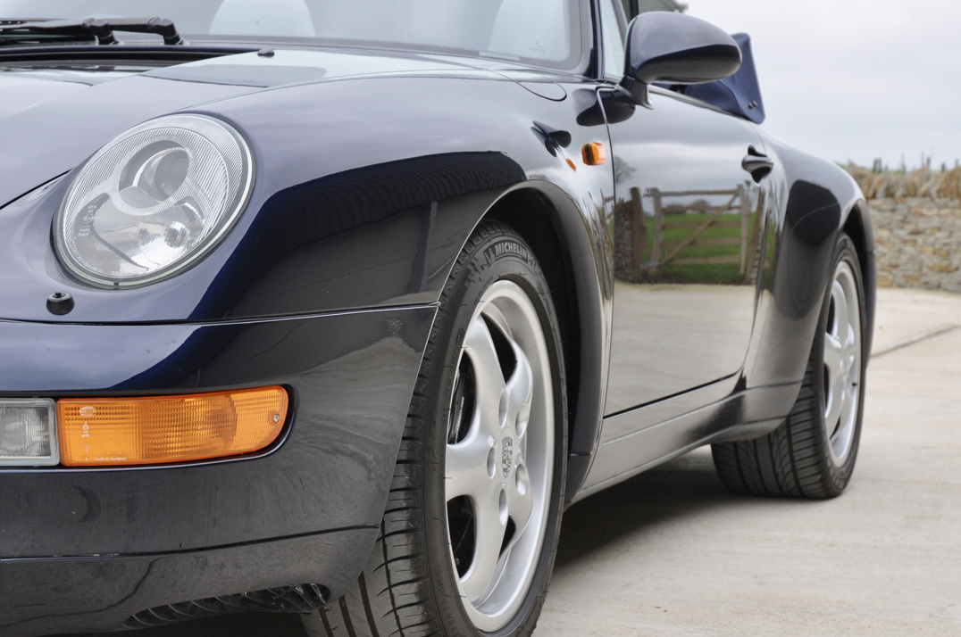 Porsche 911 993 Carrera 3.6 Convertible Manual gallery image 13
