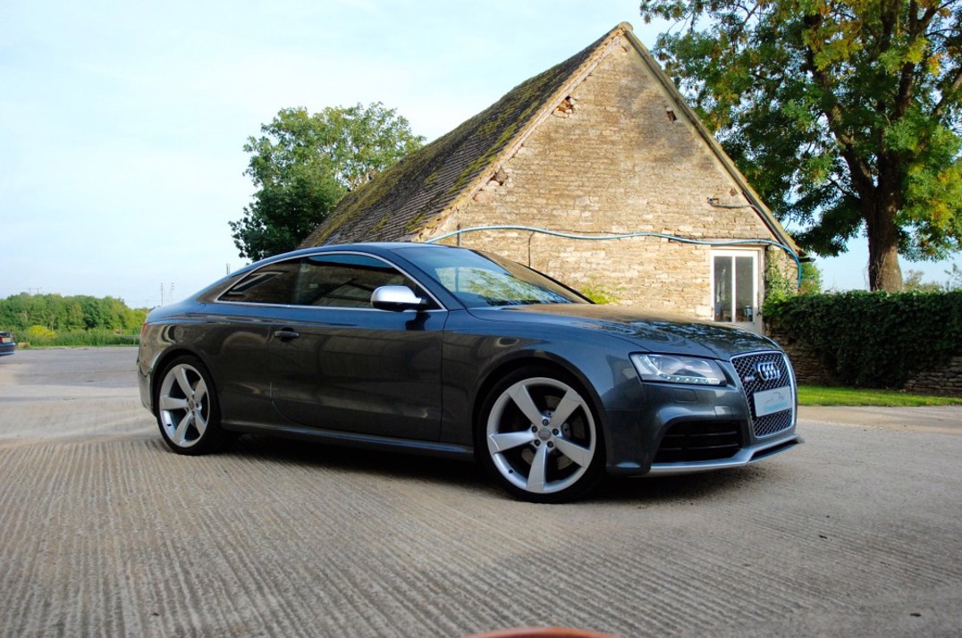 2011 Audi RS5 gallery image 1