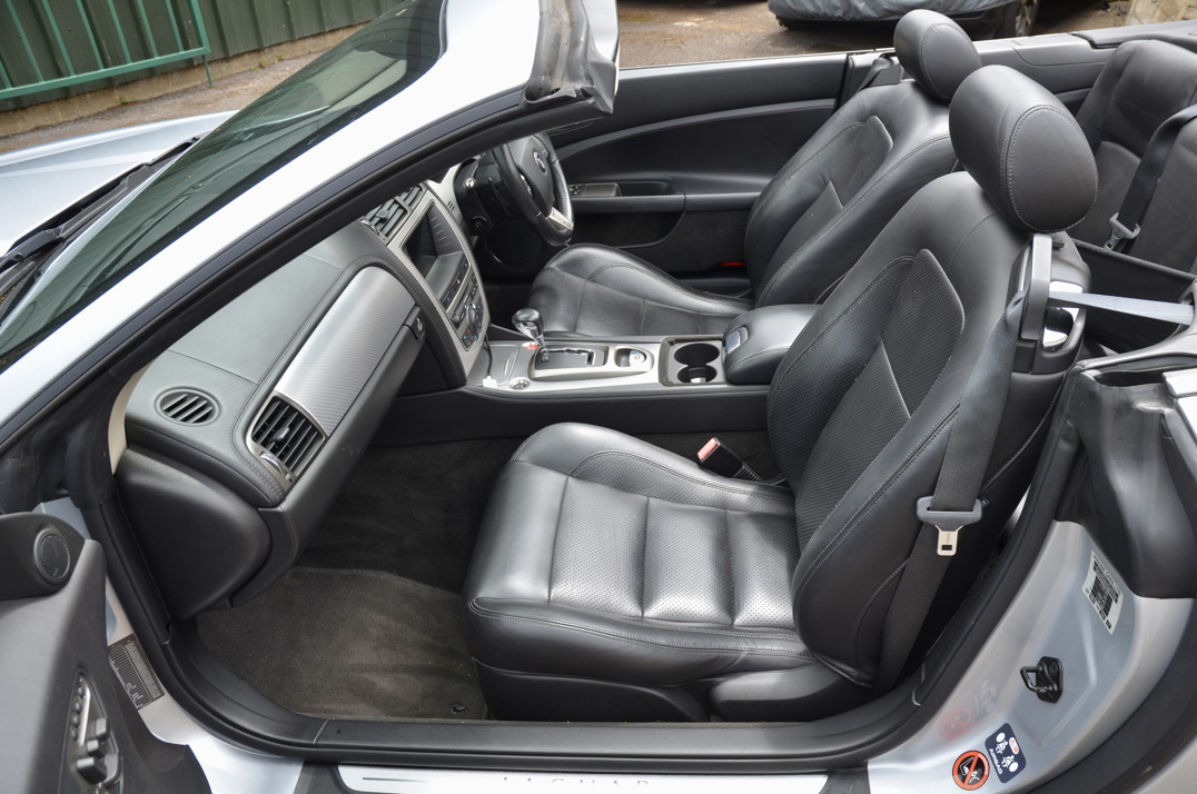 Jaguar XKR 4.2 Auto Convertible gallery image 35