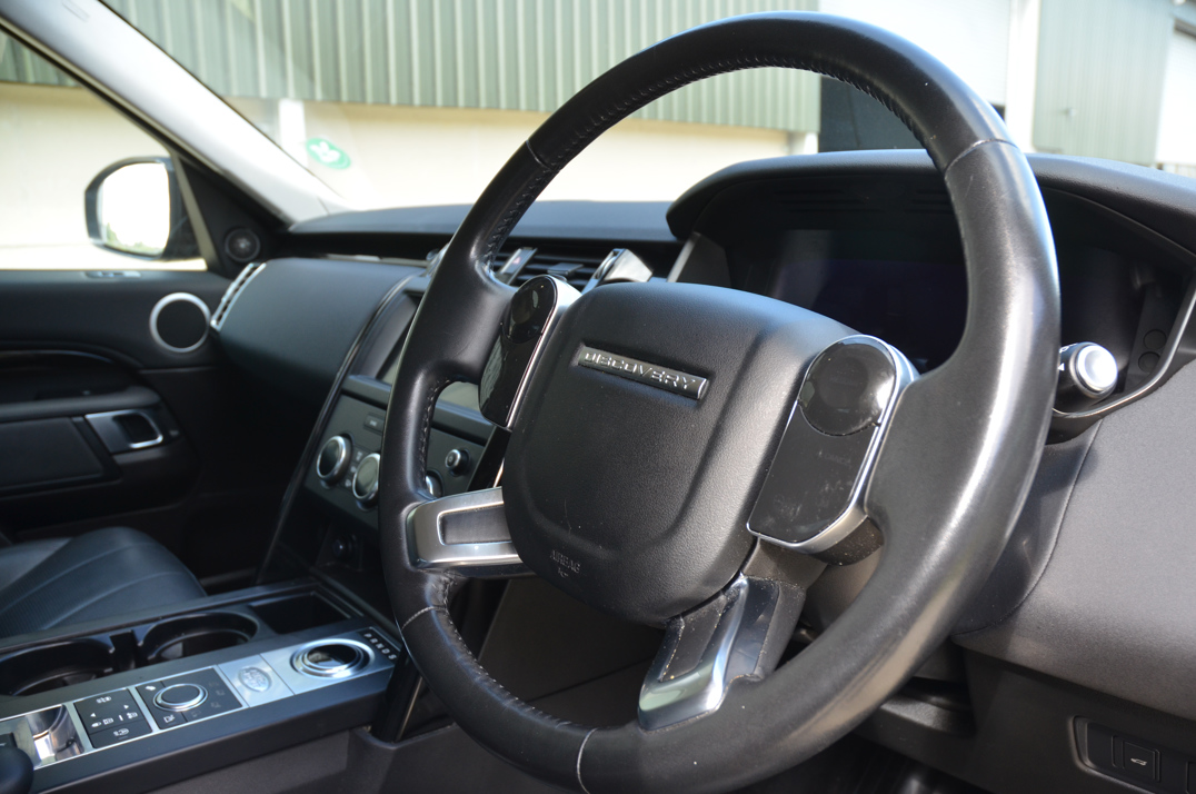 Land Rover Discovery 30 SDV6 SE Auto gallery image 41