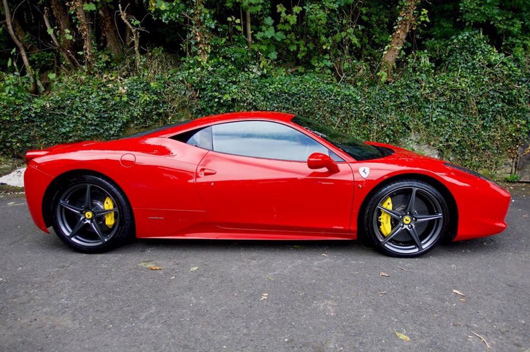 Ferrari 458 Italia gallery image 2