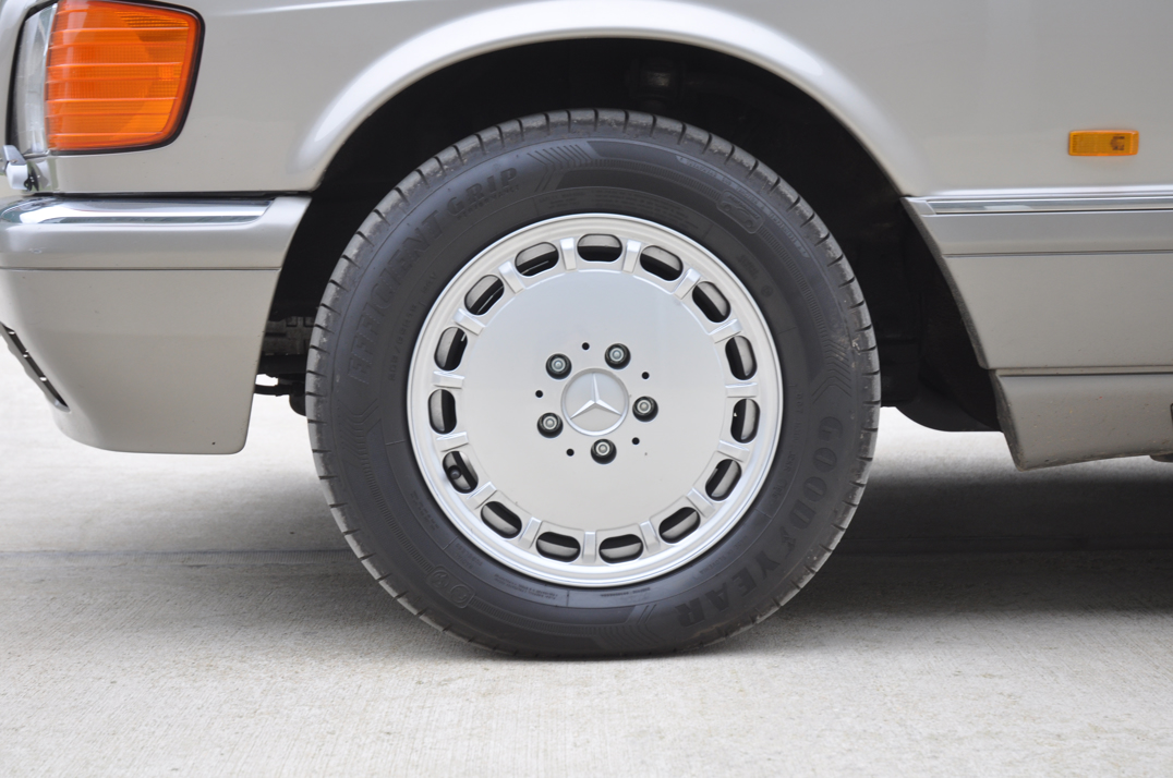 Mercedes 420 SEC Coupe Auto gallery image 23