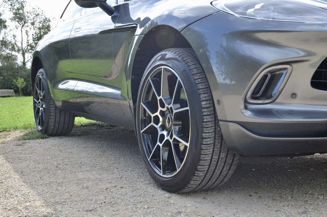 Aston Martin DBX 4.0 V8. gallery image 19