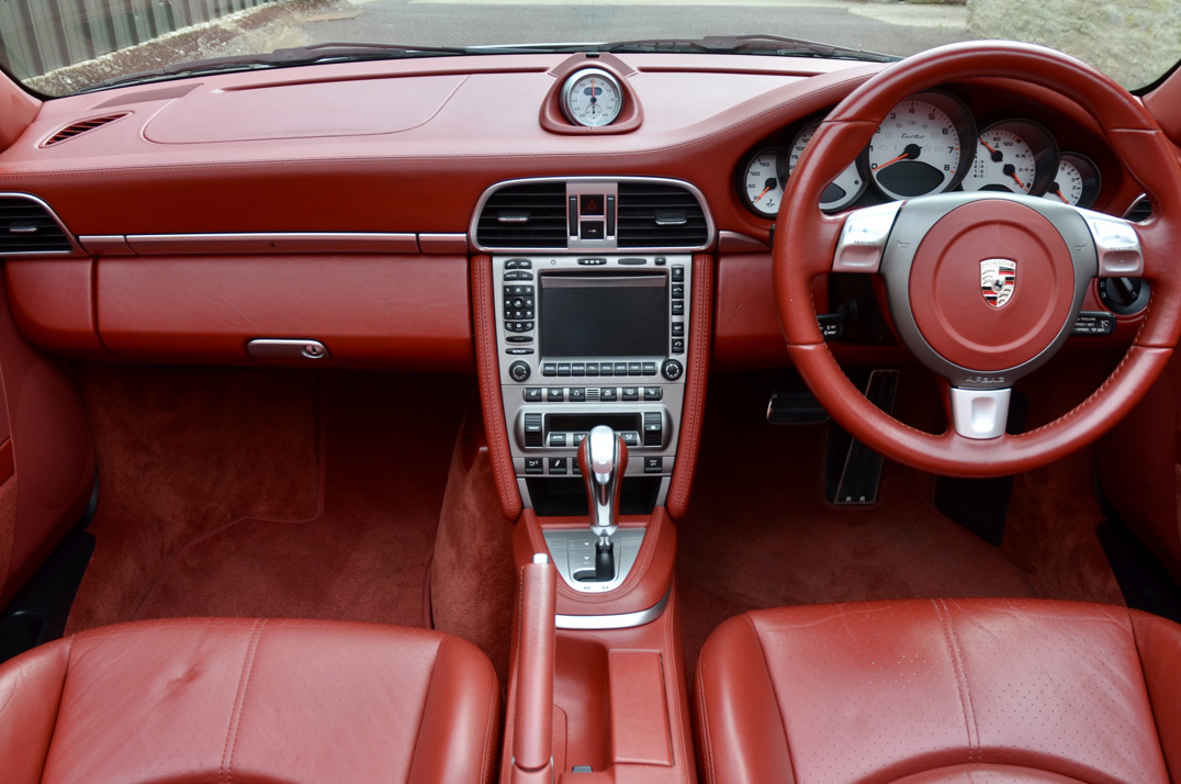 Porsche 911 Turbo Cabriolet Tip-Tronic gallery image 36