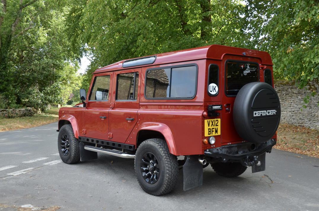 Land Rover Defender 110 2.2 TDCI Automatic 9 - Seater gallery image 9