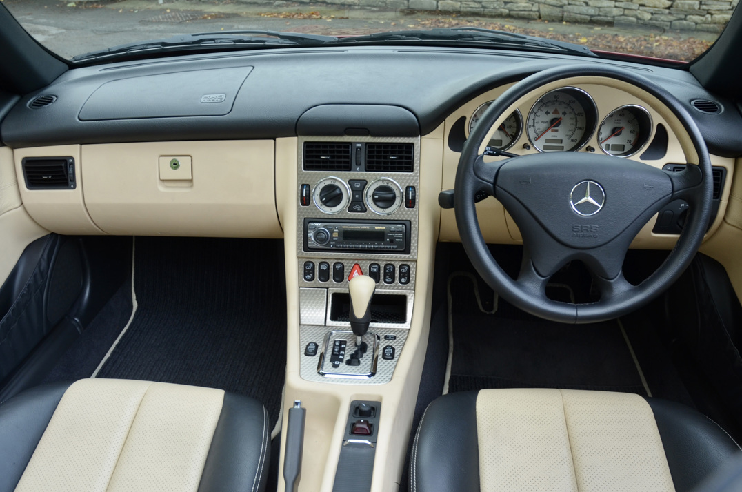 Mercedes Benz 320 SLK AMG Roadster. gallery image 30