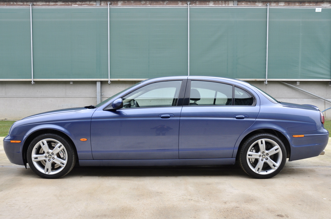 Jaguar S Type R gallery image 9
