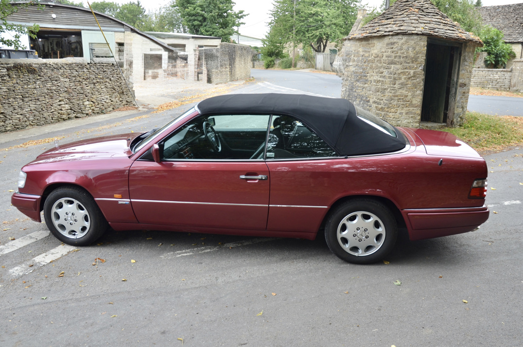 Mercedes E220 Cabriolet Sport Line gallery image 15