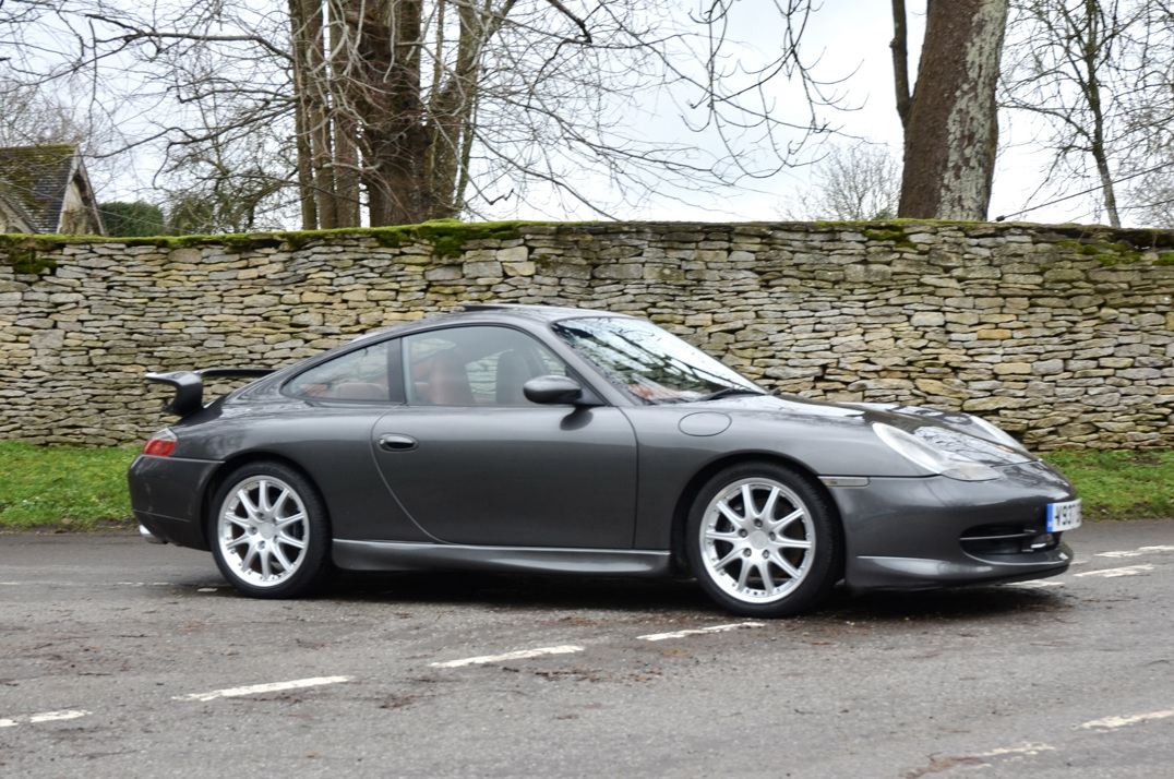 Porsche 911 Carrera with factory Aero kit. gallery image 5